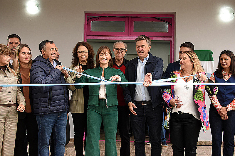Zdero junto Schneider inauguraron la ampliación y refacción del ex Centro Terapéutico La Eduvigis Zdero junto Schneider inauguraron la ampliación y refacción del ex Centro Terapéutico La Eduvigis