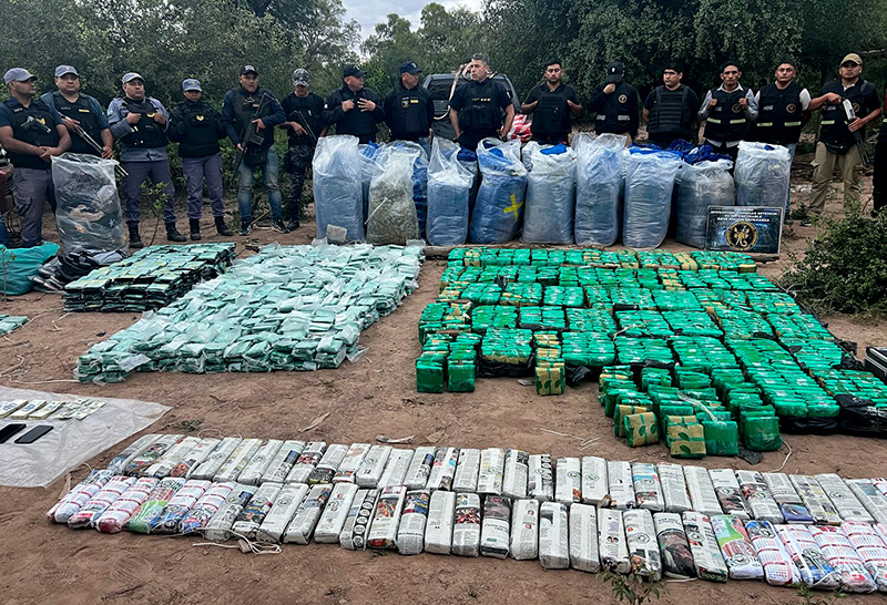 Cae banda de contrabandistas saenzpeñenses en Fuerte Esperanza con 7 detenidos Cae banda de contrabandistas saenzpeñenses en Fuerte Esperanza con 7 detenidos