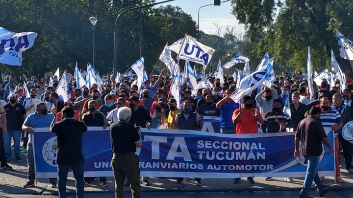 Paro de la CGT: presión del Gobierno nacional para que los colectiveros de la UTA no adhieran Paro de la CGT: presión del Gobierno nacional para que los colectiveros de la UTA no adhieran