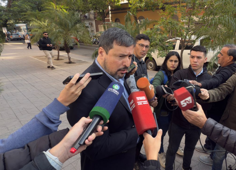 Castelán denunció a Chomiak ante la FIA por presunta violación a la Ley de Ética Pública Castelán denunció a Chomiak ante la FIA por presunta violación a la Ley de Ética Pública