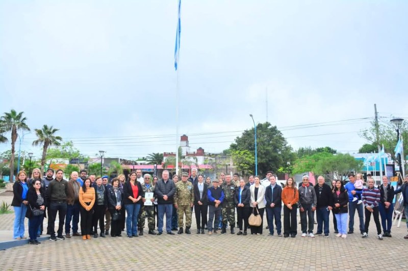 Castelli conmemoró con un acto el Día del Veterano y los Caídos en Malvinas Castelli conmemoró con un acto el Día del Veterano y los Caídos en Malvinas