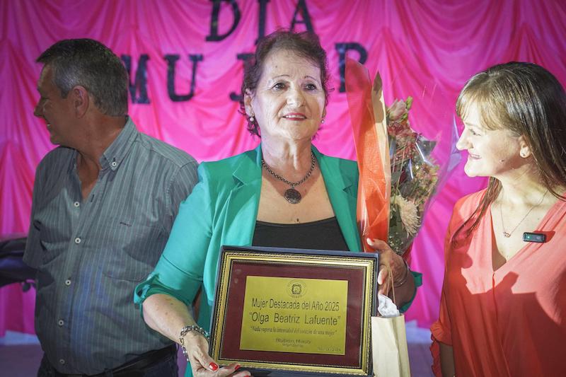 Se realizó en Charata una jornada debate y de reconocimiento a la Mujer Destacada del Año Se realizó en Charata una jornada debate y de reconocimiento a la Mujer Destacada del Año