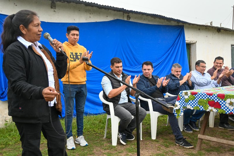 En La Leonesa y Las Palmas, Marcos Resico y el candidato a diputado Jorge Gómez escucharon las demandas de vecinos En La Leonesa y Las Palmas, Marcos Resico y el candidato a diputado Jorge Gómez escucharon las demandas de vecinos