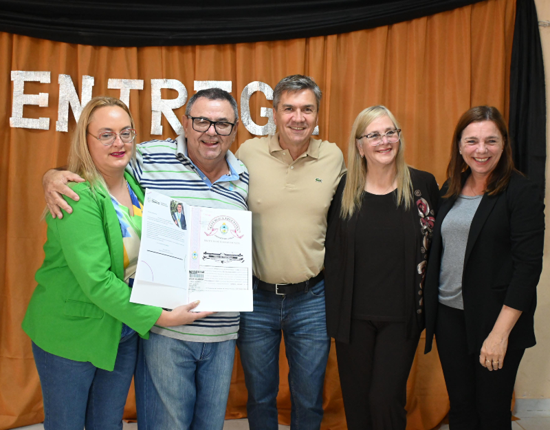 En Pampa del Infierno, Zdero entregó títulos de propiedad y la adjudicación de tierras fiscales En Pampa del Infierno, Zdero entregó títulos de propiedad y la adjudicación de tierras fiscales