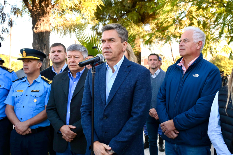En Castelli, Zdero inauguró las refacciones de la Comisaría Primera En Castelli, Zdero inauguró las refacciones de la Comisaría Primera