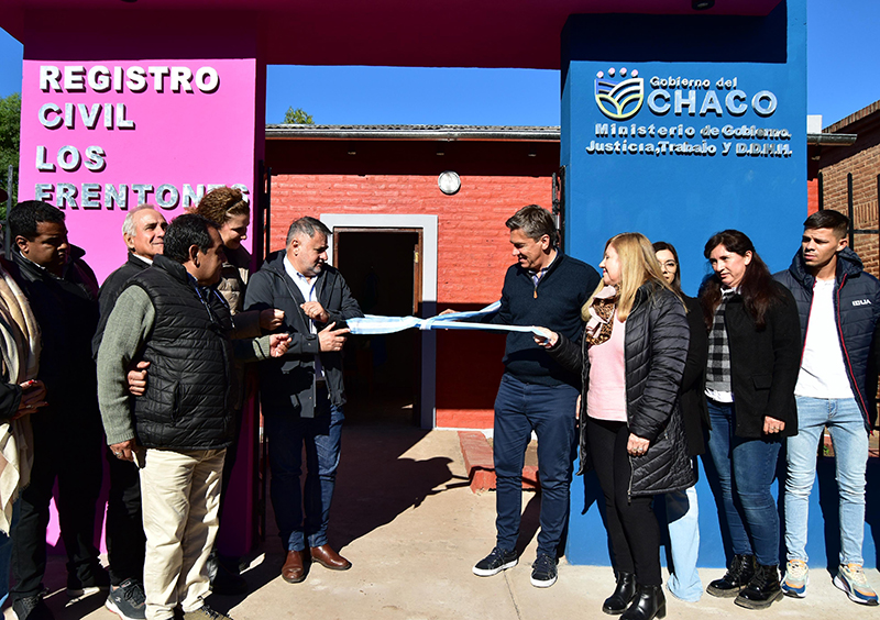 El gobernador inauguró las refacciones integrales del Registro Civil en Los Frentones El gobernador inauguró las refacciones integrales del Registro Civil en Los Frentones