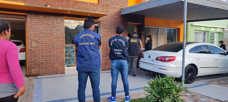 Allanaron varios domicilios por una causa de hostigamiento virtual en Sáenz Peña y Villa Ángela Allanaron varios domicilios por una causa de hostigamiento virtual en Sáenz Peña y Villa Ángela