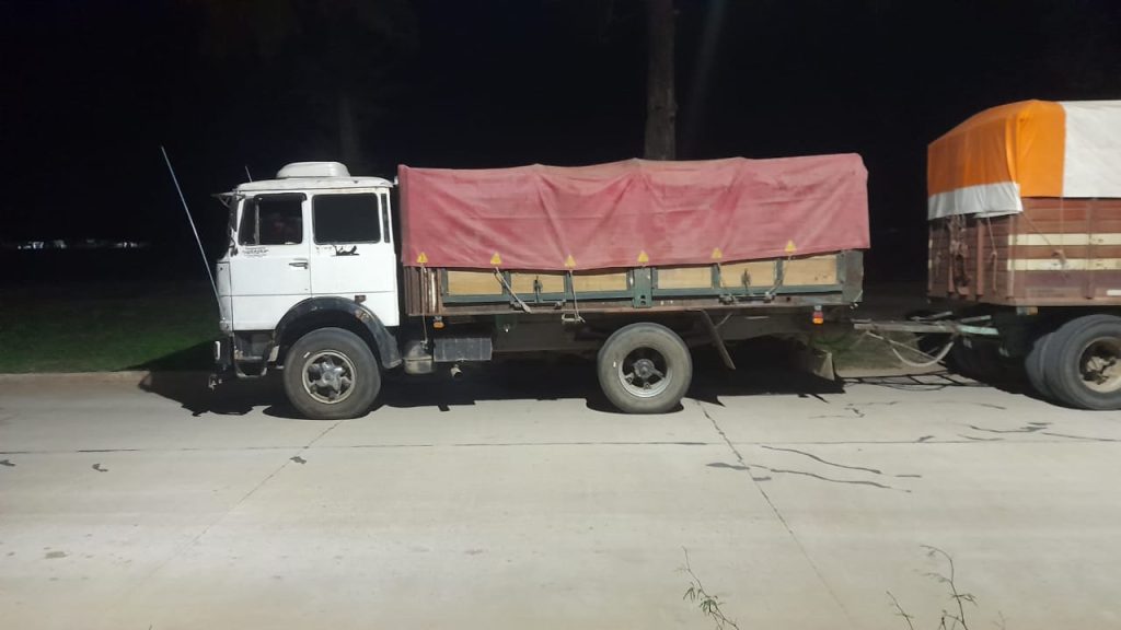 Descubren un camión con pedido de secuestro en un control de Policía Caminera en Makallé Descubren un camión con pedido de secuestro en un control de Policía Caminera en Makallé