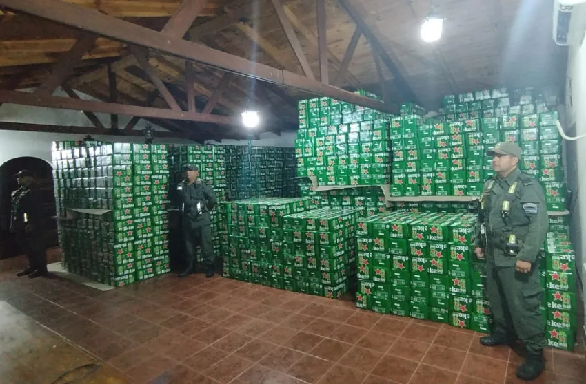 Interceptaron un camión con más de 65 mil latas de cervezas valuadas en 3 millones Interceptaron un camión con más de 65 mil latas de cervezas valuadas en 3 millones
