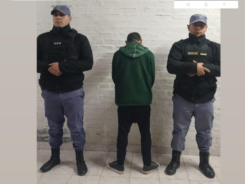 Dos detenidos con pedido de captura en controles vehiculares Dos detenidos con pedido de captura en controles vehiculares