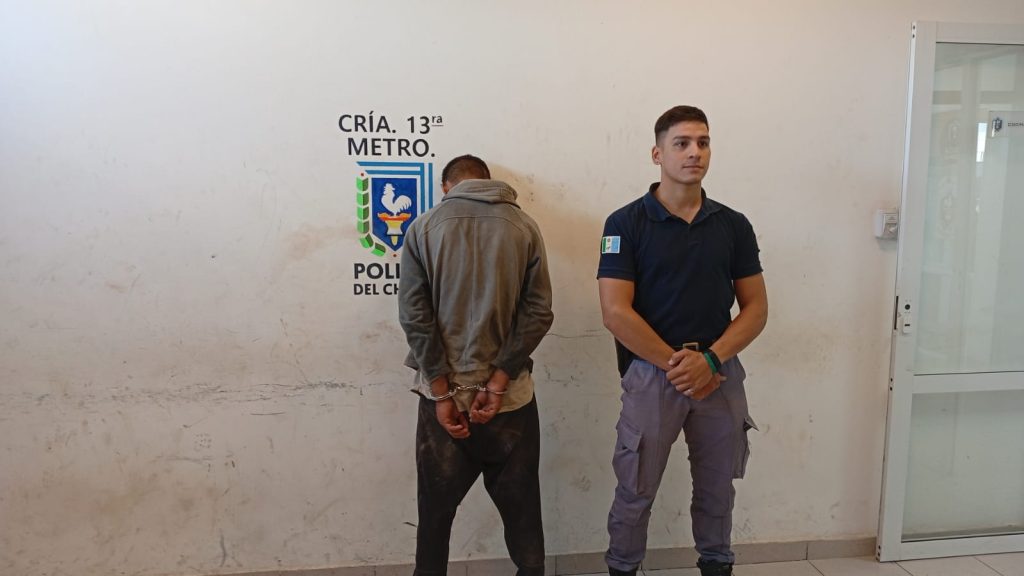 Intentó robar en una casa, lo atraparon los vecinos y amenazó con incinerar sus viviendas Intentó robar en una casa, lo atraparon los vecinos y amenazó con incinerar sus viviendas
