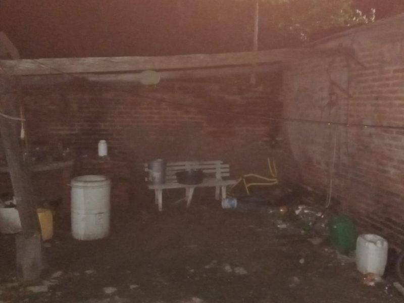 Hallan muerta a una mujer en el patio de una vivienda en Sáenz Peña y un hombre con quemaduras fue llevado al hospital Hallan muerta a una mujer en el patio de una vivienda en Sáenz Peña y un hombre con quemaduras fue llevado al hospital
