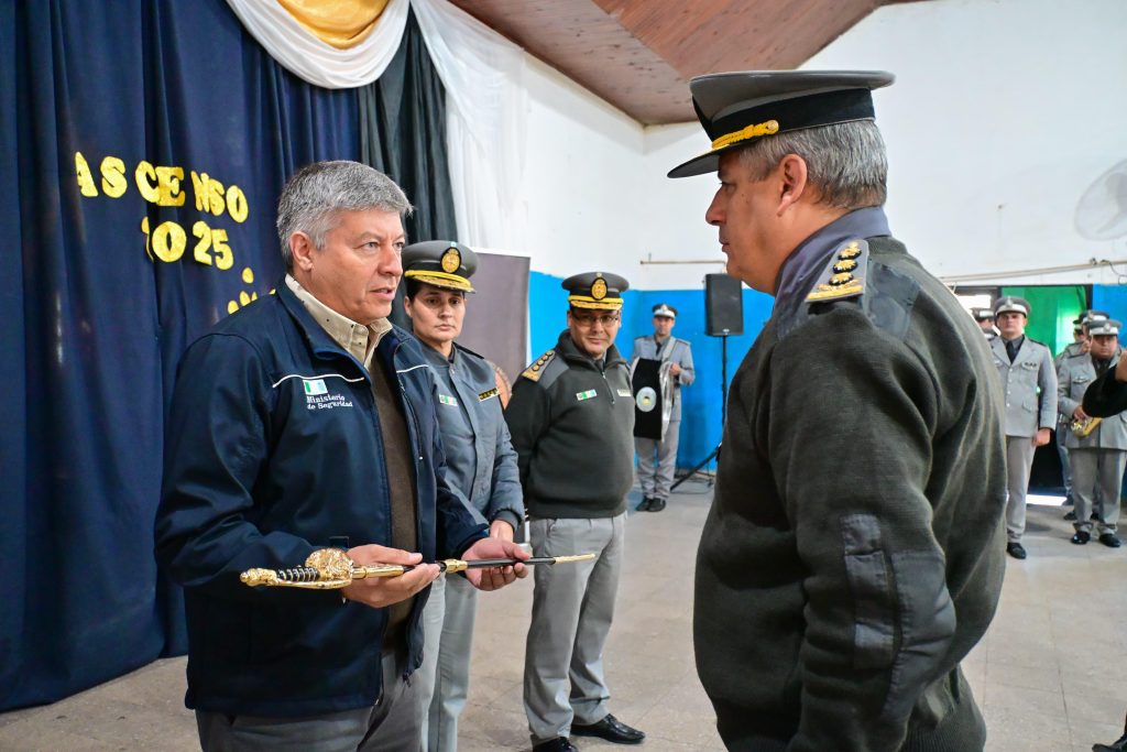 El gobierno provincial acompañó el acto de ascenso del personal penitenciario