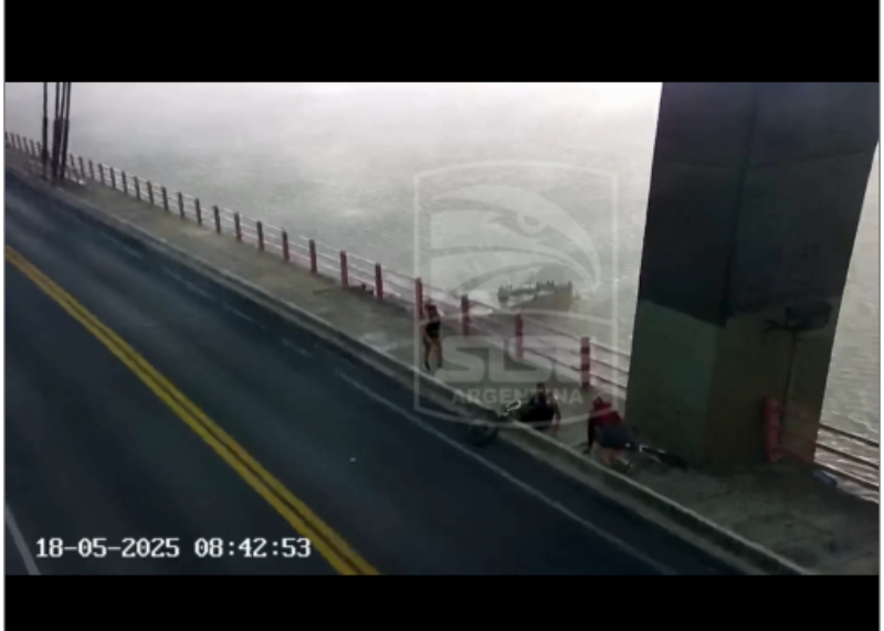 Rápida intervención policial ante la emergencia climática en el Puente General Belgrano Rápida intervención policial ante la emergencia climática en el Puente General Belgrano