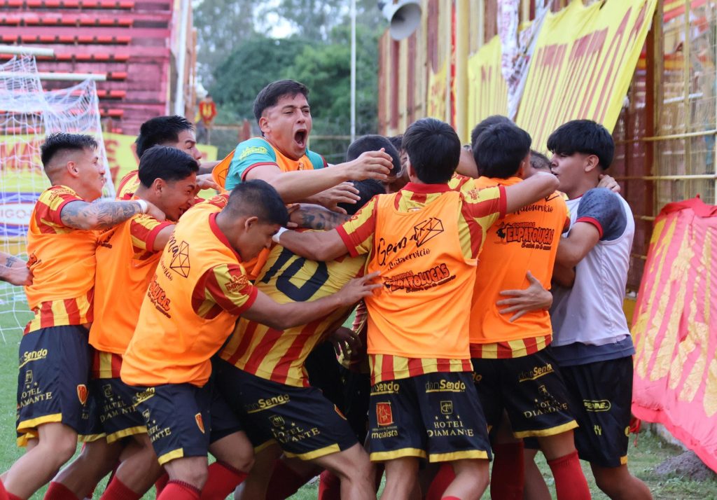 Federal “A”: Sarmiento viaja a Santiago del Estero para enfrentarse con su homónimo de La Banda Federal “A”: Sarmiento viaja a Santiago del Estero para enfrentarse con su homónimo de La Banda