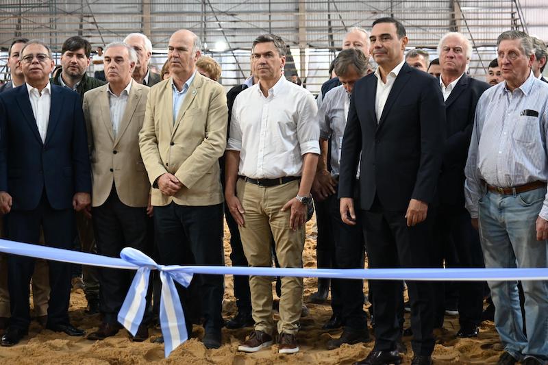 Corrientes: el gobernador Zdero acompañó la apertura de la 22ª Exposición Nacional Braford en la Sociedad Rural Corrientes: el gobernador Zdero acompañó la apertura de la 22ª Exposición Nacional Braford en la Sociedad Rural