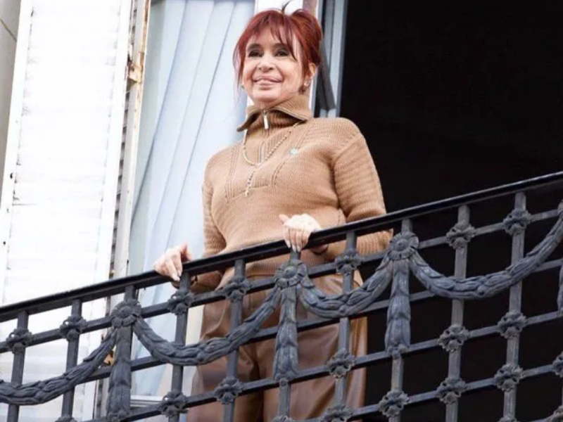Nuevo parte médico: Cristina Kirchner presenta una “evolución lenta pero favorable” Nuevo parte médico: Cristina Kirchner presenta una “evolución lenta pero favorable”