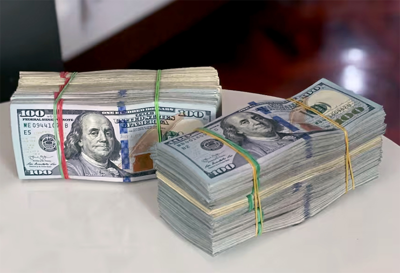 El Gobierno vendió US0 millones el primer día de intervención abierta El Gobierno vendió US0 millones el primer día de intervención abierta