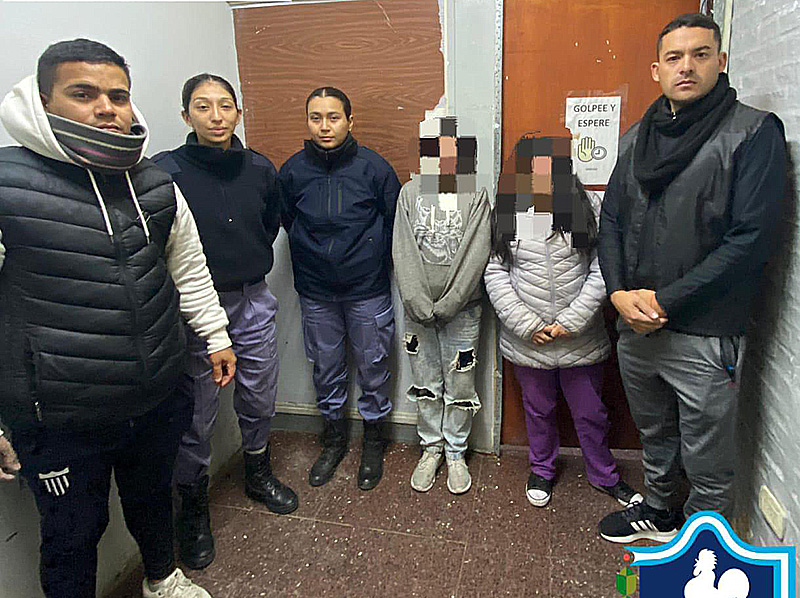 La Policía halló en el barrio Barberán a las dos adolescentes buscadas desde el sábado La Policía halló en el barrio Barberán a las dos adolescentes buscadas desde el sábado