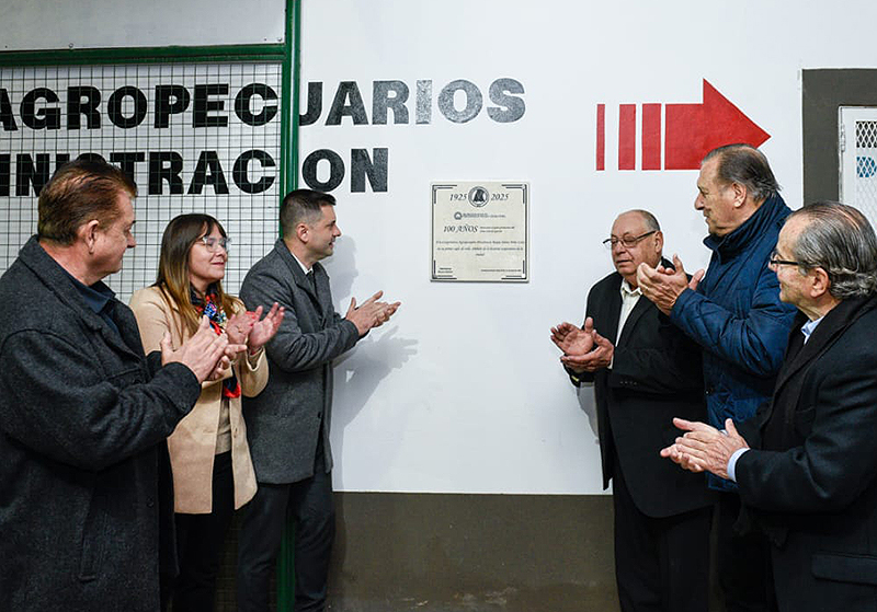 Encabezado por el intendente, la Cooperativa Sáenz Peña celebró sus 100 años de vida Encabezado por el intendente, la Cooperativa Sáenz Peña celebró sus 100 años de vida
