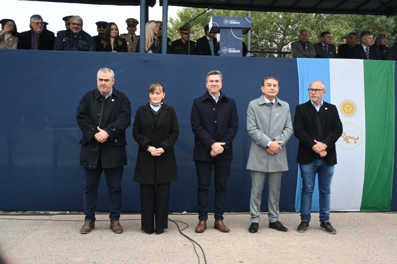 115º aniversario de Puerto Vilelas: “Zdero celebró junto a la comunidad, entregó un patrullero y títulos de propiedad” 115º aniversario de Puerto Vilelas: “Zdero celebró junto a la comunidad, entregó un patrullero y títulos de propiedad”