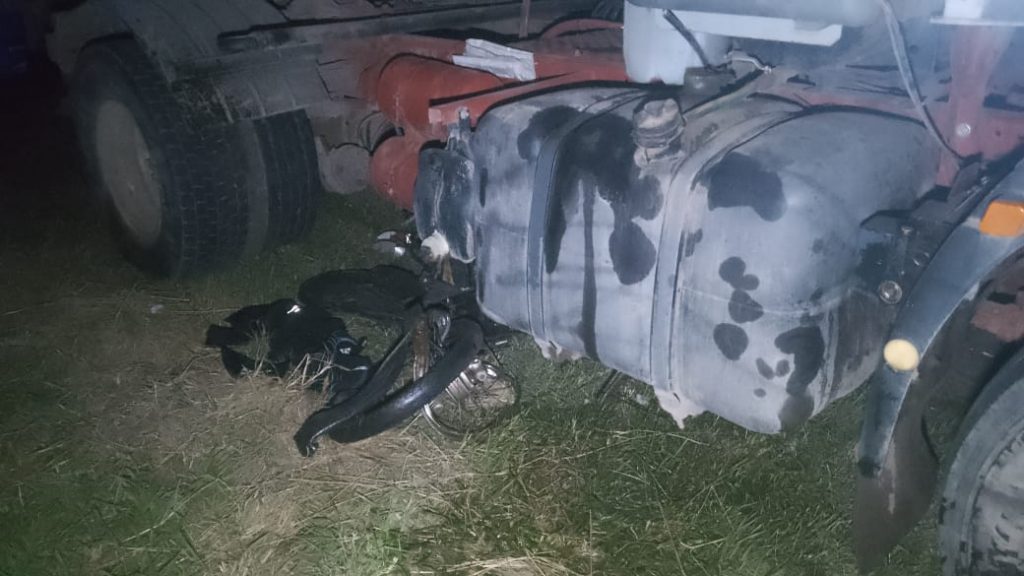 Choque entre un camión y una moto deja como saldo un muerto en Santa Sylvina