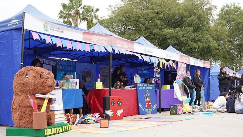 Barranqueras celebró el Día del Libro en la plaza Sarmiento Barranqueras celebró el Día del Libro en la plaza Sarmiento