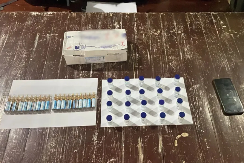 Detectaron a un pasajero que trasladaba desde Corrientes ampollas de Fentanilo y Remifentanilo Detectaron a un pasajero que trasladaba desde Corrientes ampollas de Fentanilo y Remifentanilo