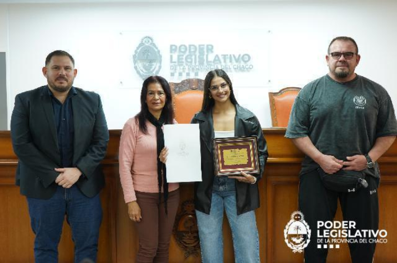 Reconocieron a la fisicoculturista Lourdes Ravarotto por representar a Chaco en competencias nacionales e internacionales Reconocieron a la fisicoculturista Lourdes Ravarotto por representar a Chaco en competencias nacionales e internacionales