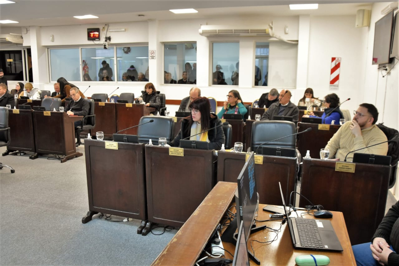 Para la oposición que pidió interpelar a Matkovich, el oficialismo evitó dar respuestas por la muerte del oficial Duarte Para la oposición que pidió interpelar a Matkovich, el oficialismo evitó dar respuestas por la muerte del oficial Duarte