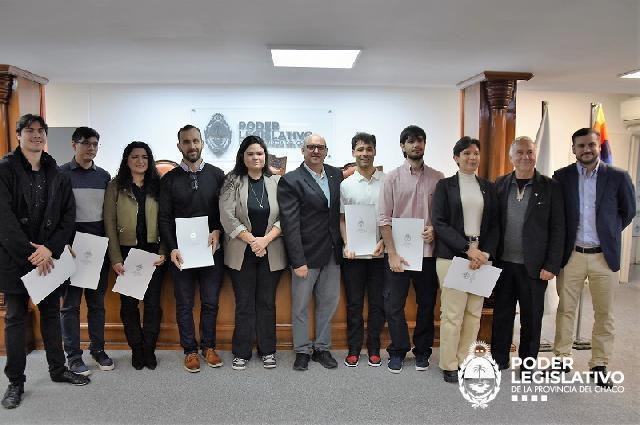 El Parlamento reconoció a estudiantes de la UTN premiados en China en la Huawei ICT Competition El Parlamento reconoció a estudiantes de la UTN premiados en China en la Huawei ICT Competition