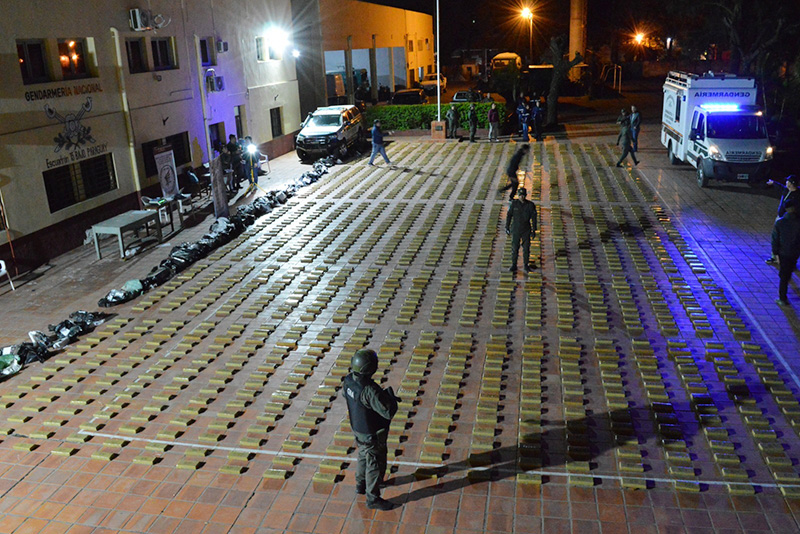 Formosa: gendarmes interceptaron camión proveniente de Paraguay con más de 1.400 kilos de marihuana Formosa: gendarmes interceptaron camión proveniente de Paraguay con más de 1.400 kilos de marihuana