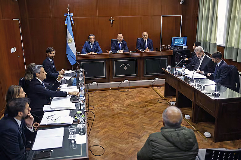 Cristina Kirchner: Fiscalía retiró pedido para que vaya a cárcel común, pero pidió un cambio de lugar Cristina Kirchner: Fiscalía retiró pedido para que vaya a cárcel común, pero pidió un cambio de lugar