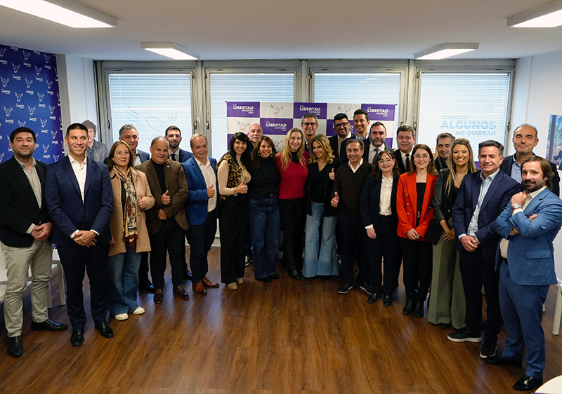 “Capi” Rodríguez en encuentro con Karina Milei: “Estamos oficialmente en los 24 distritos del país” “Capi” Rodríguez en encuentro con Karina Milei: “Estamos oficialmente en los 24 distritos del país”