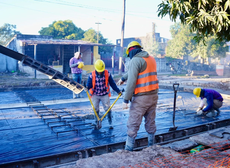Plan de bacheo en Barranqueras: continúan ejecutando obras en la calle Tatané Plan de bacheo en Barranqueras: continúan ejecutando obras en la calle Tatané