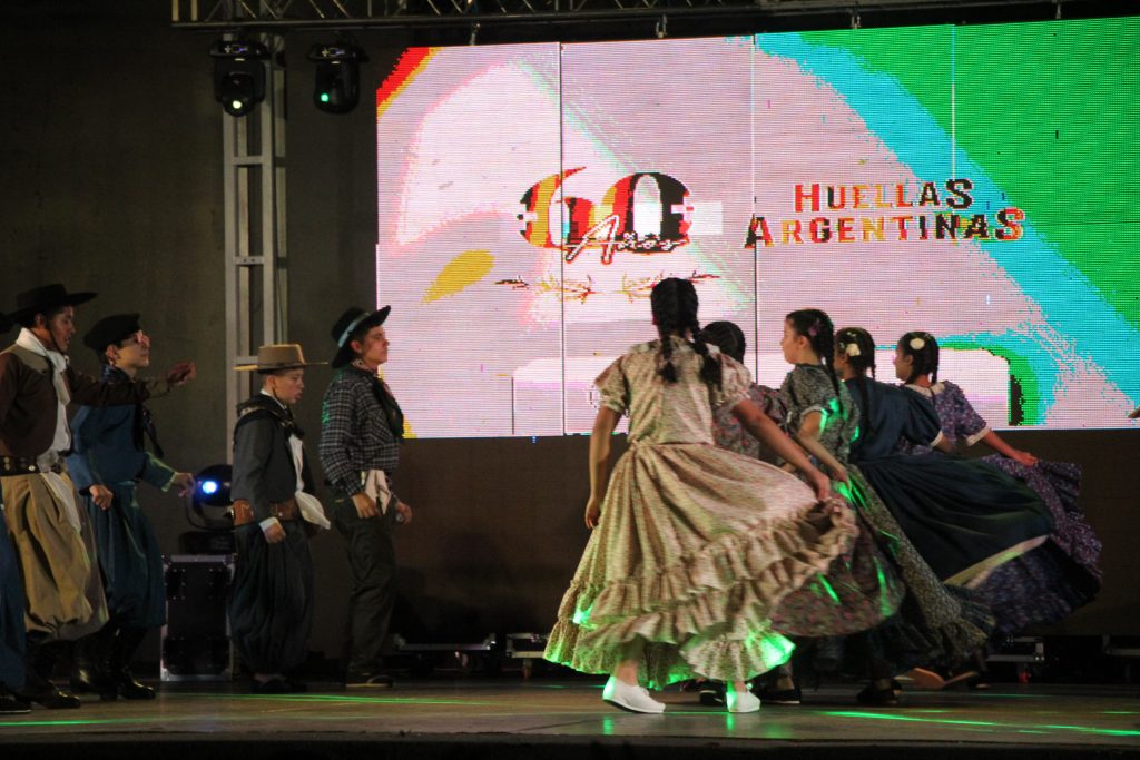 En el Domo del Centenario, Huellas Argentinas presentó su festival de invierno En el Domo del Centenario, Huellas Argentinas presentó su festival de invierno