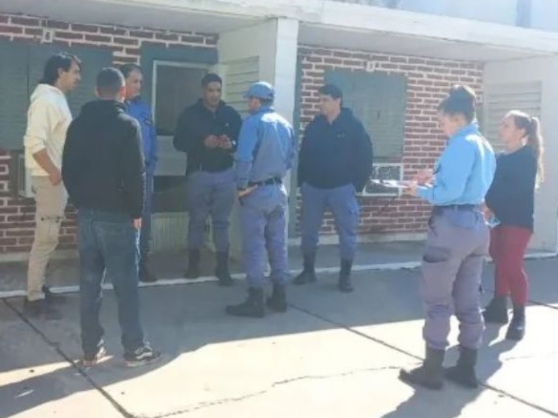 Investigan la muerte de una mujer hallada sin vida en las afueras de un motel en Barranqueras Investigan la muerte de una mujer hallada sin vida en las afueras de un motel en Barranqueras