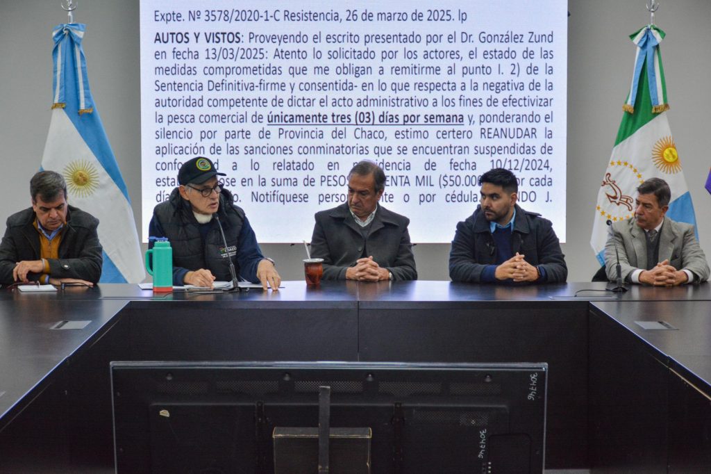 Producción se reunió con pescadores comerciales para informar sobre la normativa vigente Producción se reunió con pescadores comerciales para informar sobre la normativa vigente