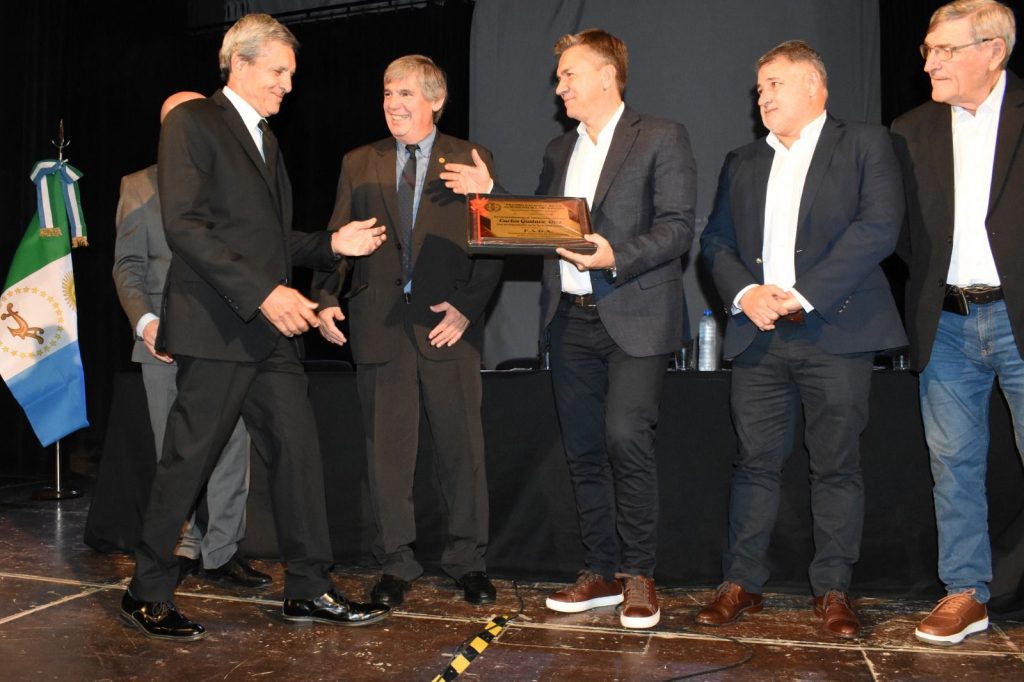 Modernización catastral: Zdero encabezó capacitación y homenaje al agrimensor Carlos Diez