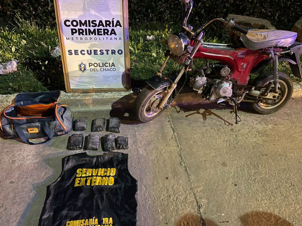 Un sujeto huyó tras abandonar una moto y más de dos kilos de marihuana