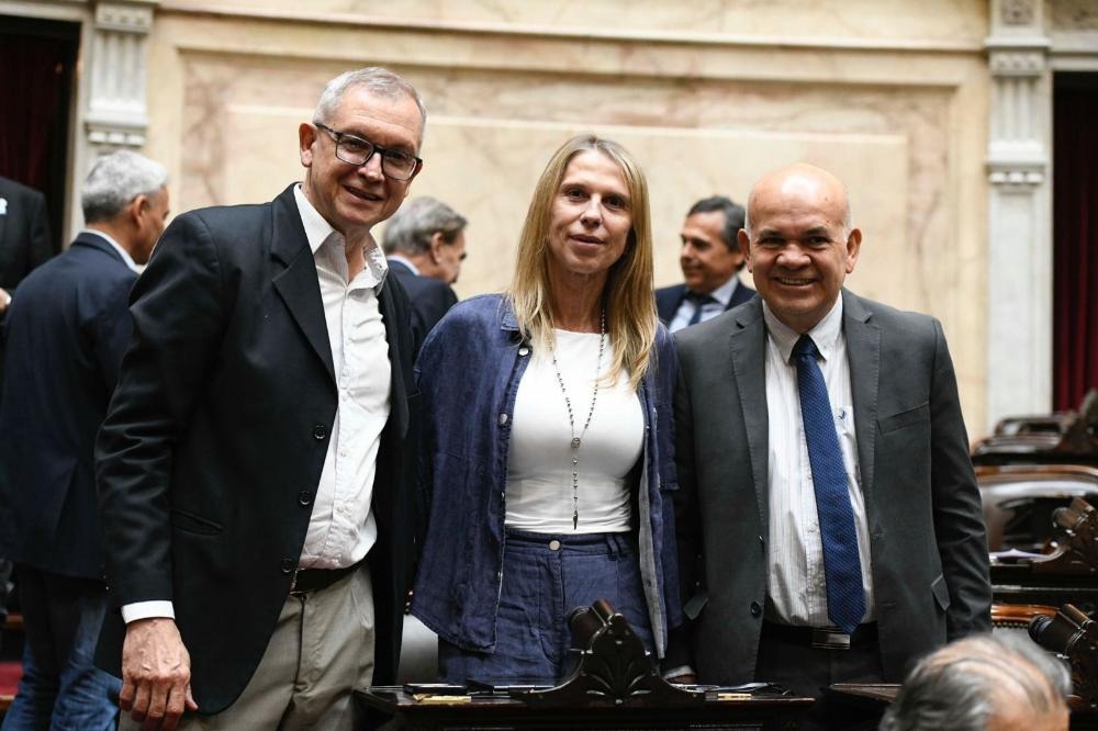 Pedrini, Chomiak y Leiva impulsan una ley nacional para fortalecer la producción algodonera Pedrini, Chomiak y Leiva impulsan una ley nacional para fortalecer la producción algodonera