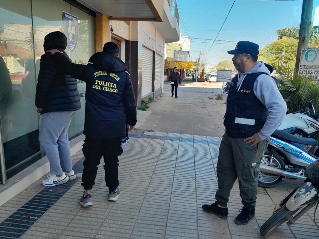 Asaltan a una pareja en pleno centro de Sáenz Peña: hay dos detenidos