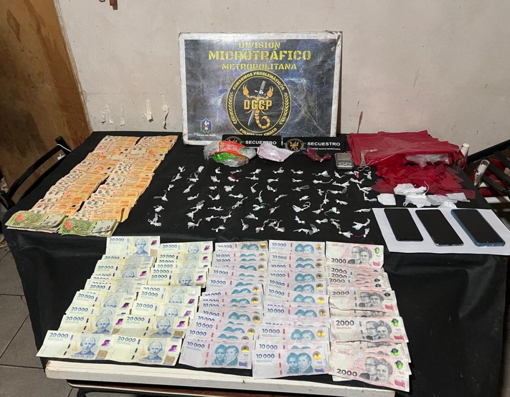 Allanan una vivienda en el Barberán: secuestran droga y dinero