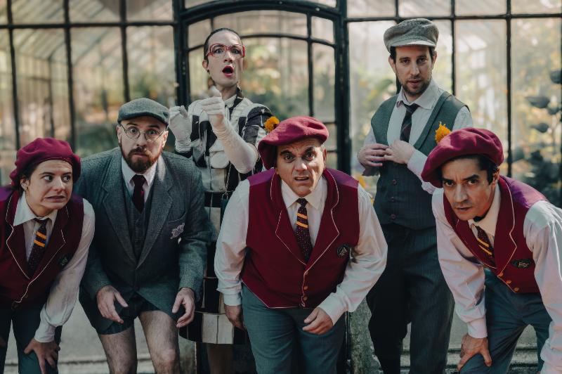 “Modelo Vivo Muerto”, el policial absurdo más celebrado del teatro independiente, llega a Resistencia “Modelo Vivo Muerto”, el policial absurdo más celebrado del teatro independiente, llega a Resistencia