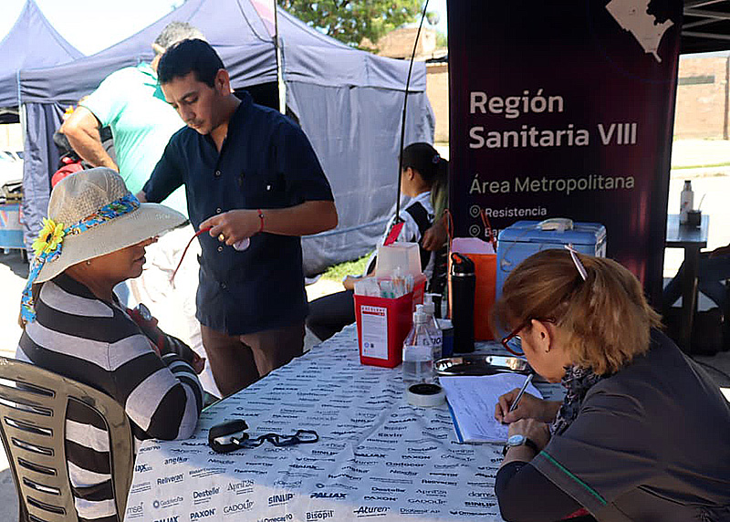 El Municipio acercó servicios sanitarios al Barrio Toba con el apoyo del Estado provincial El Municipio acercó servicios sanitarios al Barrio Toba con el apoyo del Estado provincial