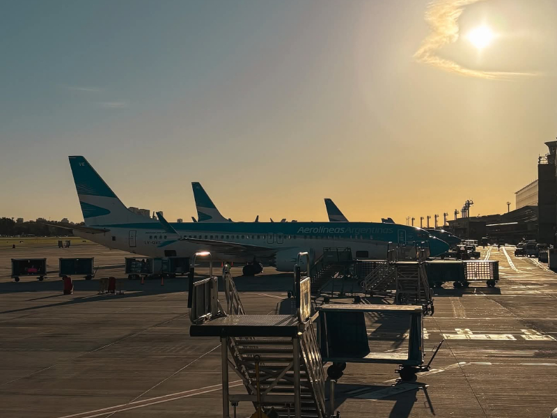 Falla y emergencia de un avión en Aeroparque ocasiona desvío de vuelos hacia el aeropuerto de Ezeiza Falla y emergencia de un avión en Aeroparque ocasiona desvío de vuelos hacia el aeropuerto de Ezeiza