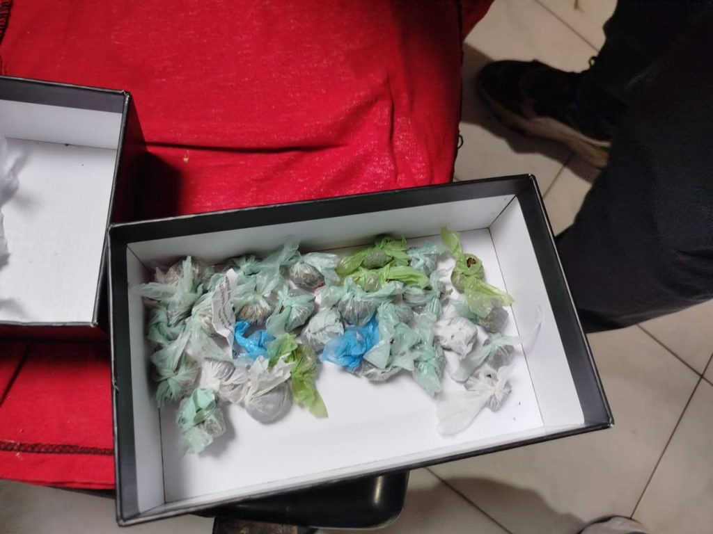 Dos allanamientos con resultados positivos: secuestro de marihuana y detenidos