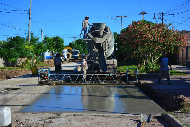 A paso firme, avanzan las obras de bacheo en Juan José Castelli A paso firme, avanzan las obras de bacheo en Juan José Castelli
