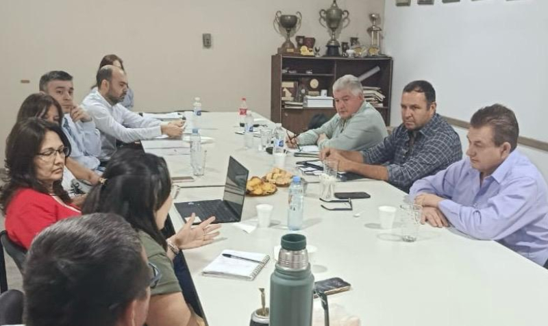 Producción debatió con la Federación Chaqueña de Sociedades Rurales sobre la actualización del impuesto inmobiliario rural Producción debatió con la Federación Chaqueña de Sociedades Rurales sobre la actualización del impuesto inmobiliario rural