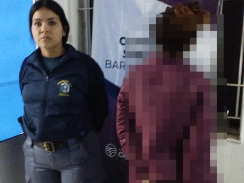 Una mujer pidió un Uber y cuando terminó el viaje asaltó al chofer a punta de pistola Una mujer pidió un Uber y cuando terminó el viaje asaltó al chofer a punta de pistola